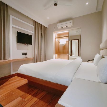 Aura Rooms Dehradun Dış mekan fotoğraf