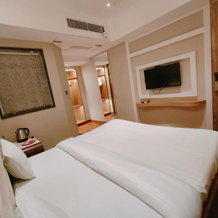 Aura Rooms Dehradun Dış mekan fotoğraf