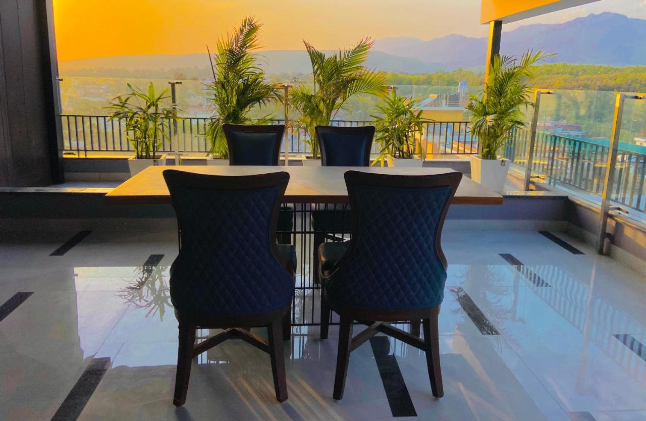 Aura Rooms Dehradun Dış mekan fotoğraf