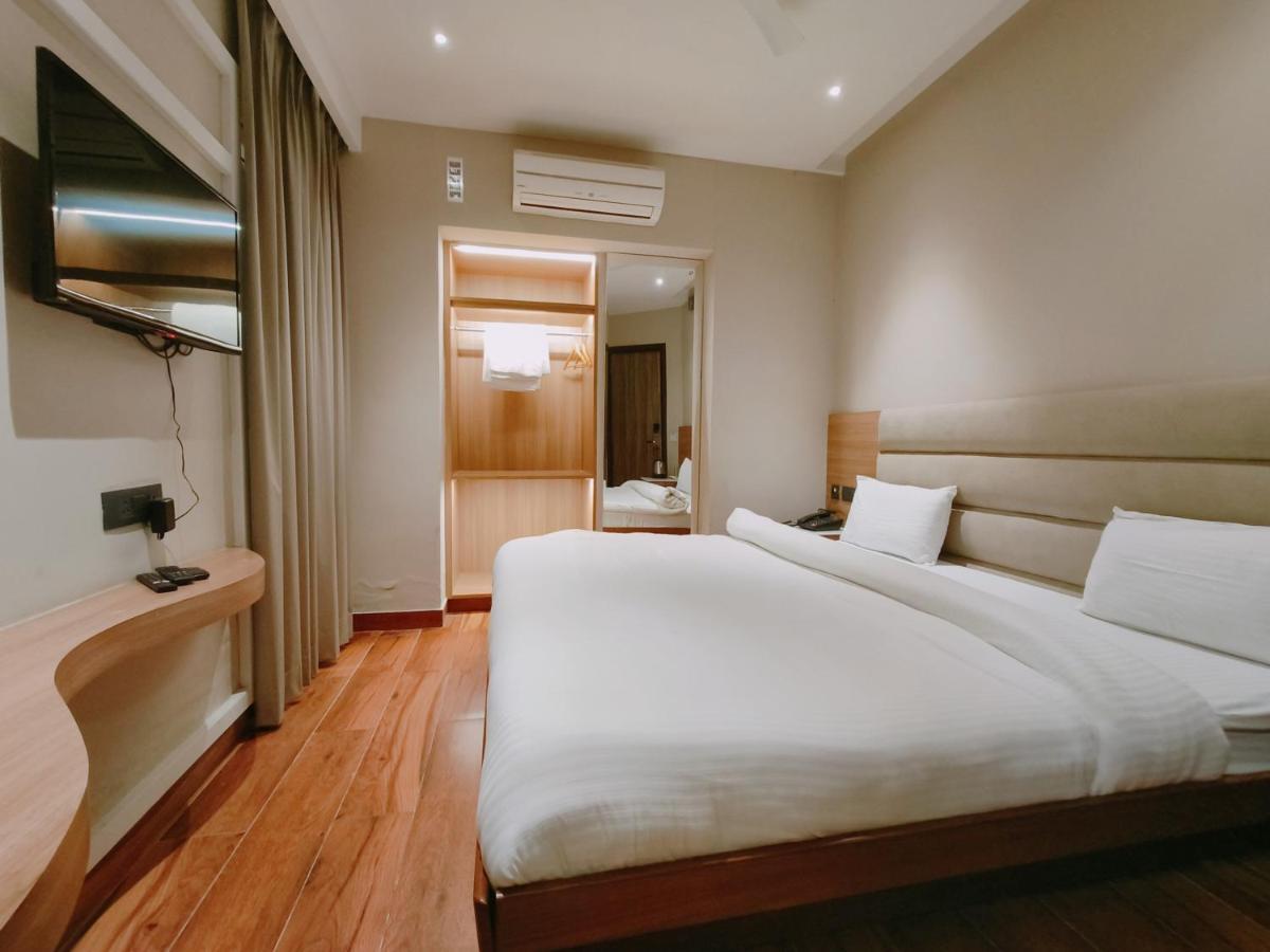 Aura Rooms Dehradun Dış mekan fotoğraf