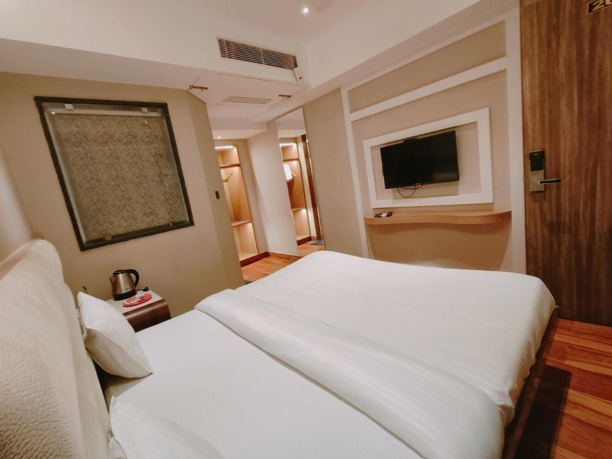 Aura Rooms Dehradun Dış mekan fotoğraf