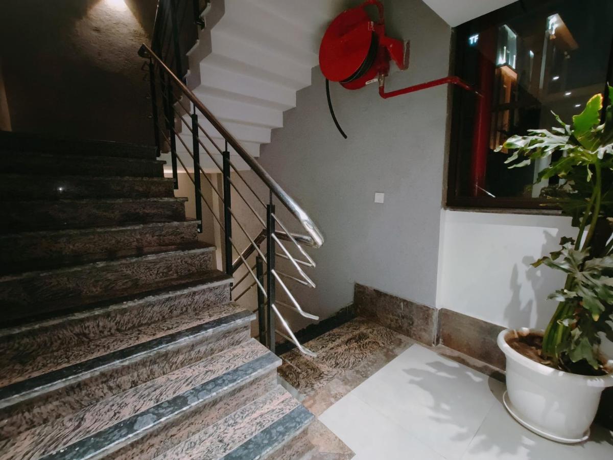 Aura Rooms Dehradun Dış mekan fotoğraf